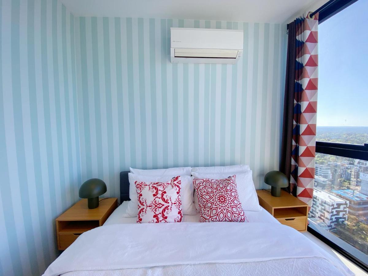 Cozy 2B2B Apartment With Free Parking & Penthouse Pool Box Hill Ngoại thất bức ảnh